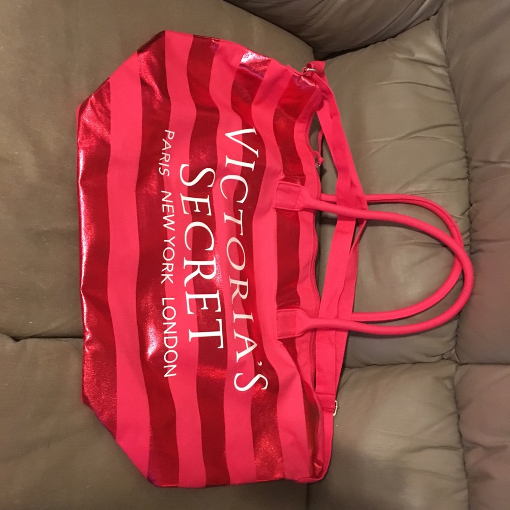 ‼️Make an offer‼️ Victoria’s Secret Duffel bag!